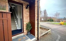 Comfortable, Modern Apartment With Parking. Inverness.